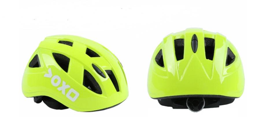 Children's safety helmet for roller skating and biking